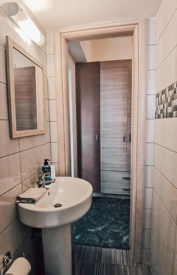 Efrosini Downtown Apartment Chalkida Exterior foto